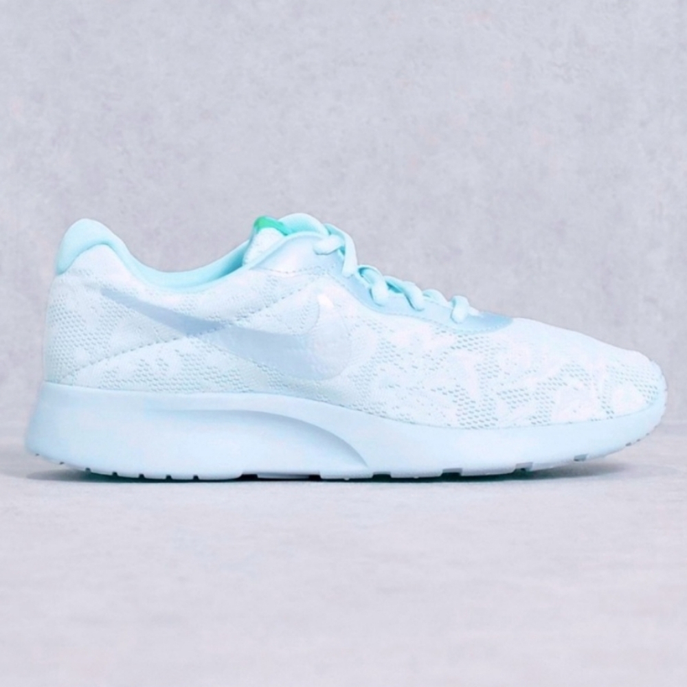 Sz 10 new Nike Tanjun baby blue floral lace mesh sneakers womens